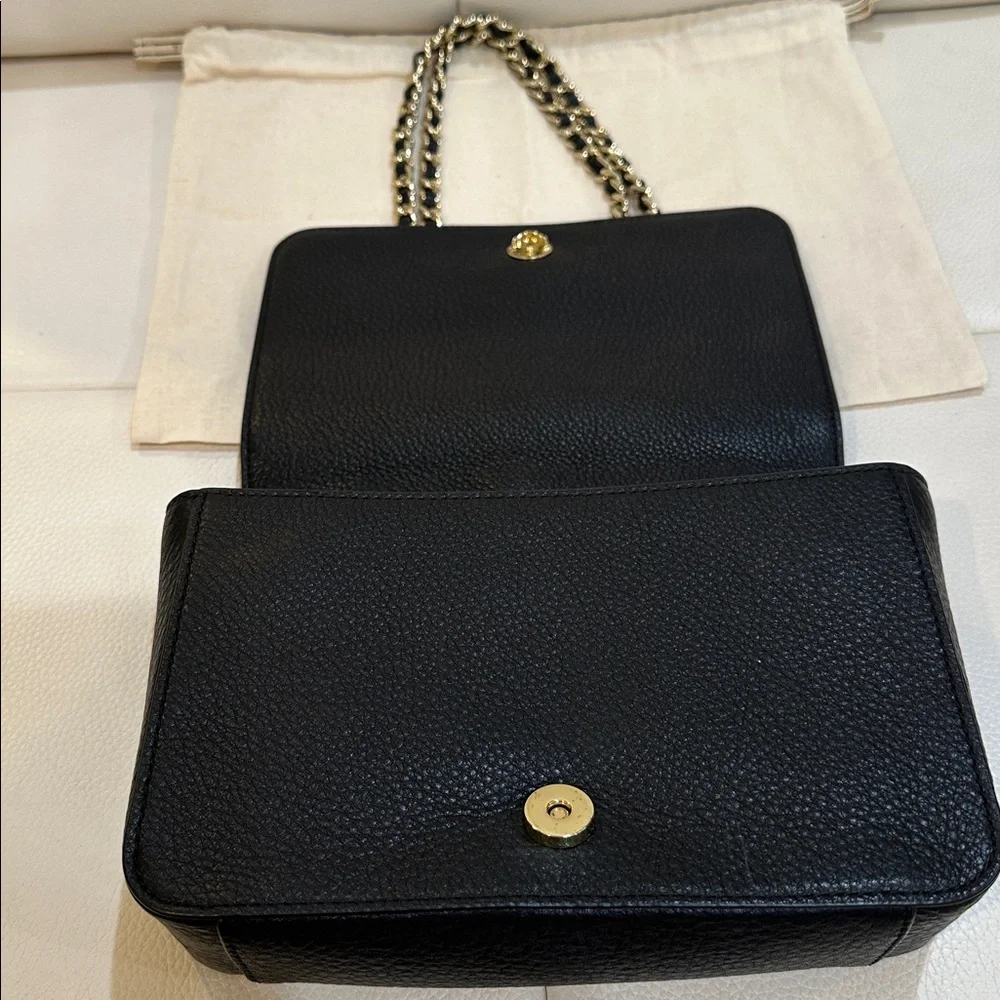 Tory Burch Logo Crossbody/Shoulder Black Pebbled Lather Bag withAdjustable Chain